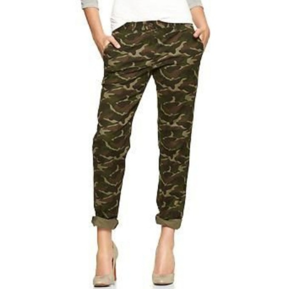 Gap camouflage broken-in straight leg khakis sz 2
